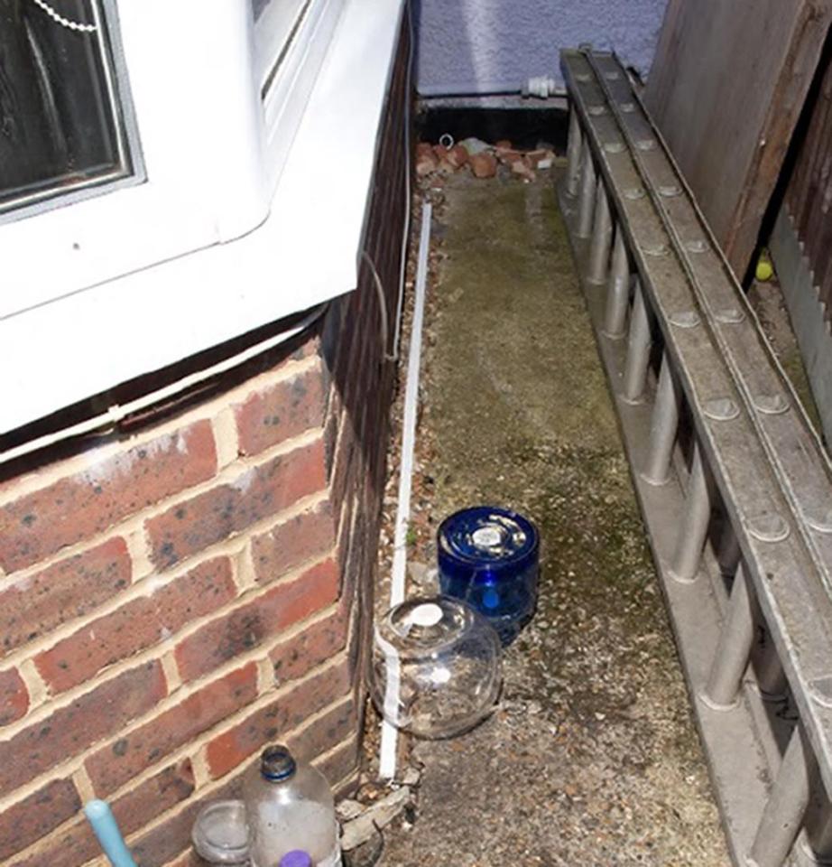  A blue vase similar to one used in the device that failed to detonate properly was found outside the home of Hassan