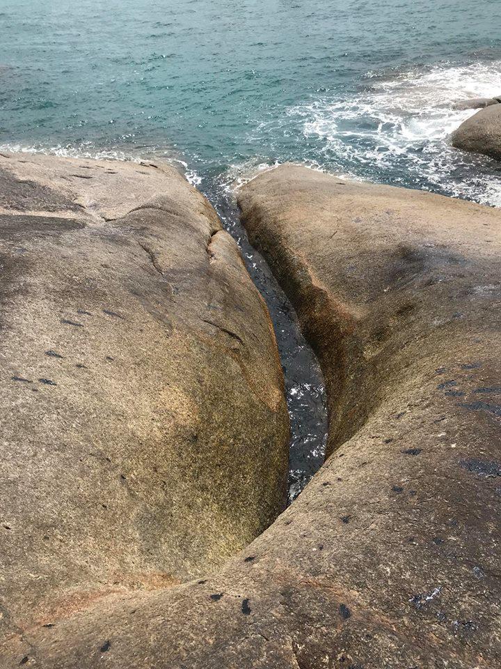  Hin Yai rock, situated next to Hin Ta rock, is said to resemble female genitalia and is thought to imbue the spirit of an elderly woman