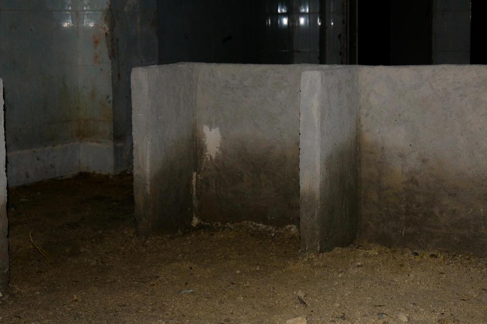  The stalls where prisoners were chained up