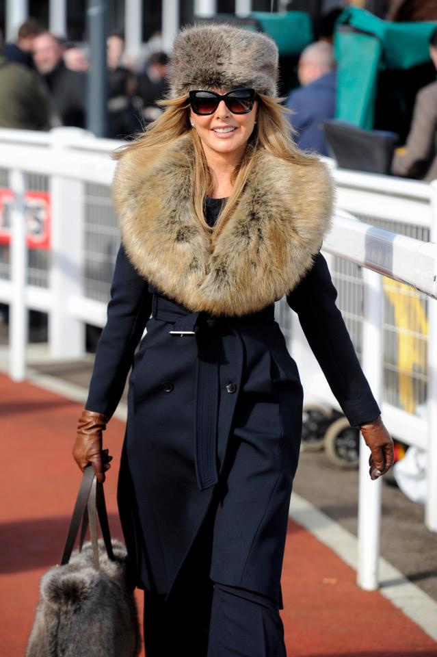  Carol Voderman looked glam at the races today