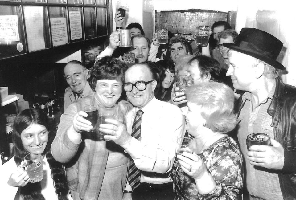  An historic photo showing drinkers having a good time at The Packhorse Inn