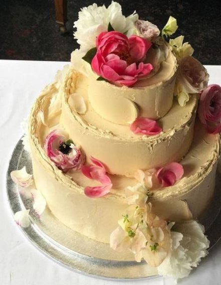  Violet Cakes is a popular choice for wedding cakes and often shares snaps of their beautiful bakes