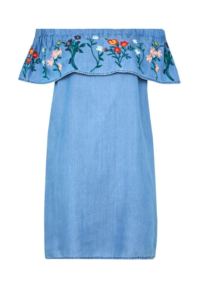  The ideal design for the warmer weather, this dress is crying out for some statement round sunnies and pair of Stan Smiths