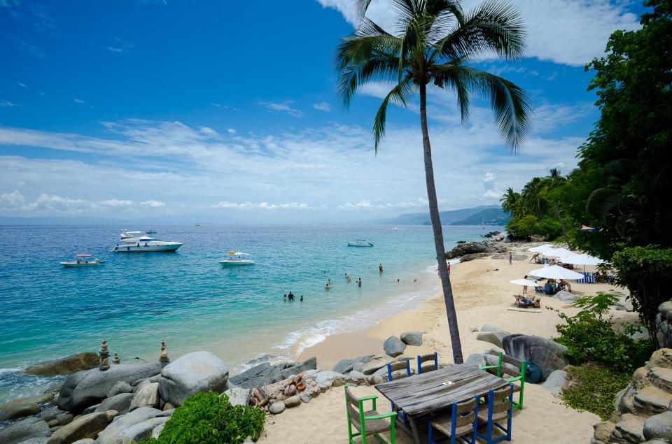  There is also the chance to relax on this beautiful sandy beach if you prefer to take a turtle's pace