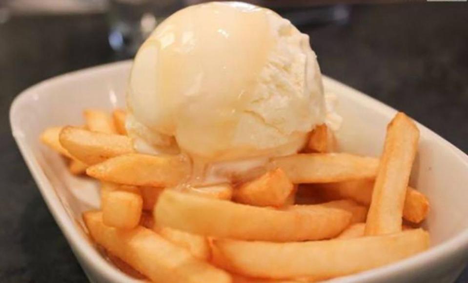  Why bother having a separate dessert when you can just add it to your savoury instead! This chips and ice-cream combo actually looks delicious