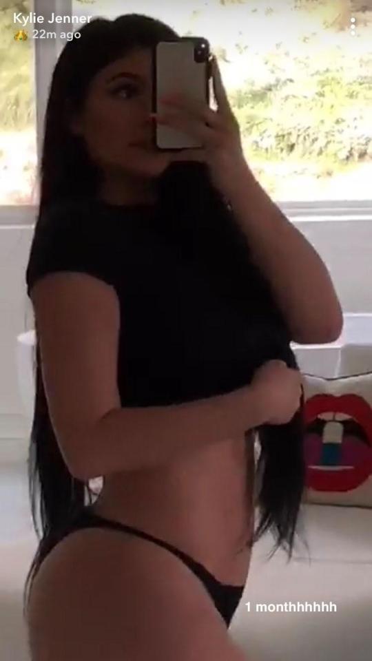  Kylie Jenner's post-birth pictures putting pressure on new mums to snap back into shape, critics claim