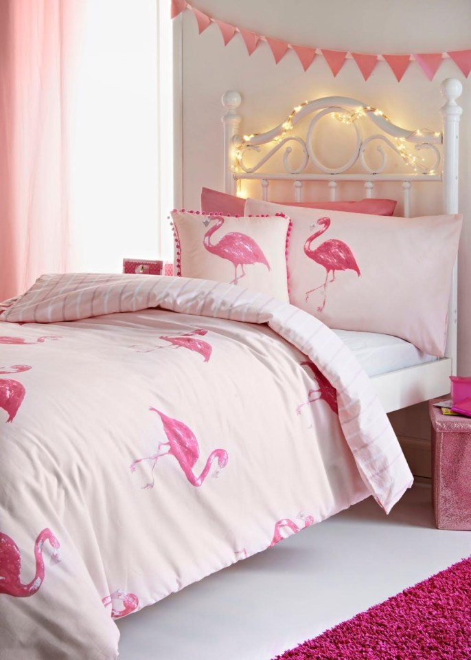 Transform your bedroom into a tropical haven with this £18 duvet set