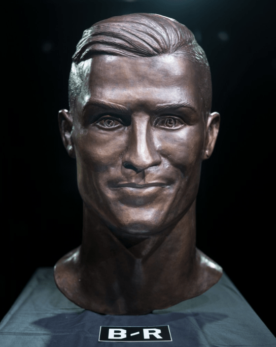  The new Cristiano Ronaldo bust looks much better than the old one