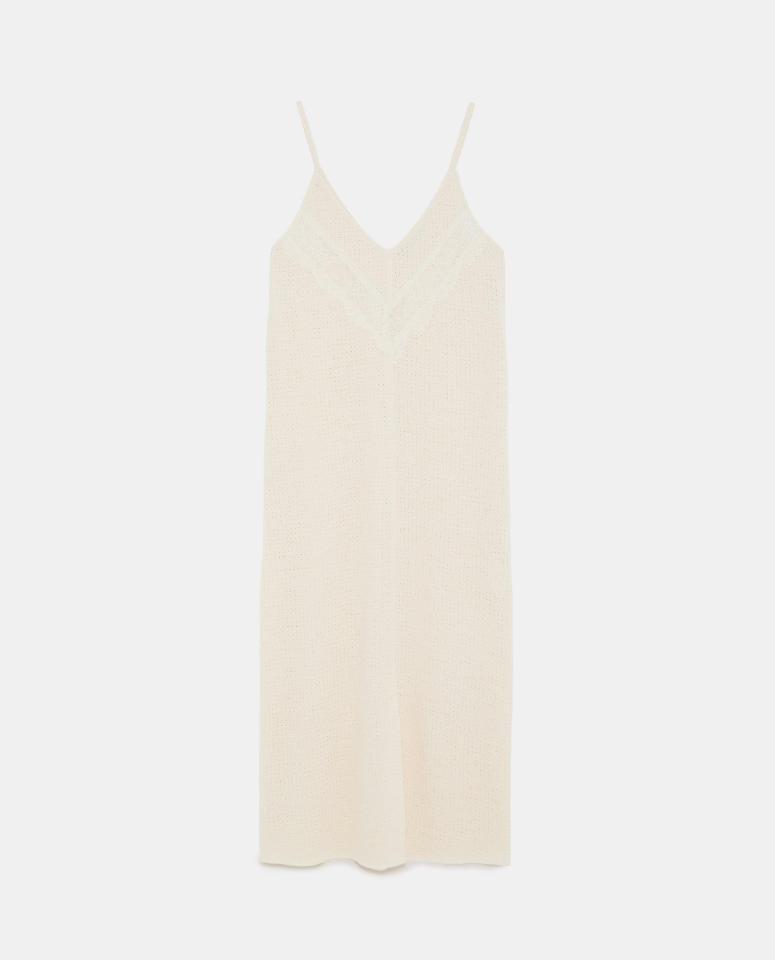  Less is more when it comes to Zoe's nighty dress