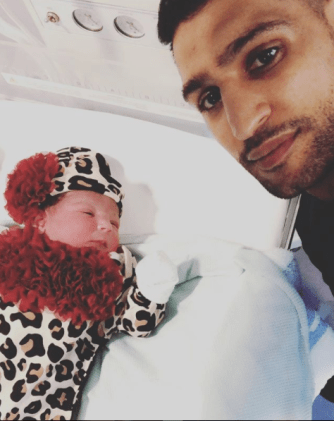 Amir Khan shared a picture with his newborn Alayna