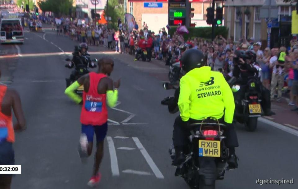  Mo Farah was not happy but staff on motorbikes could not help