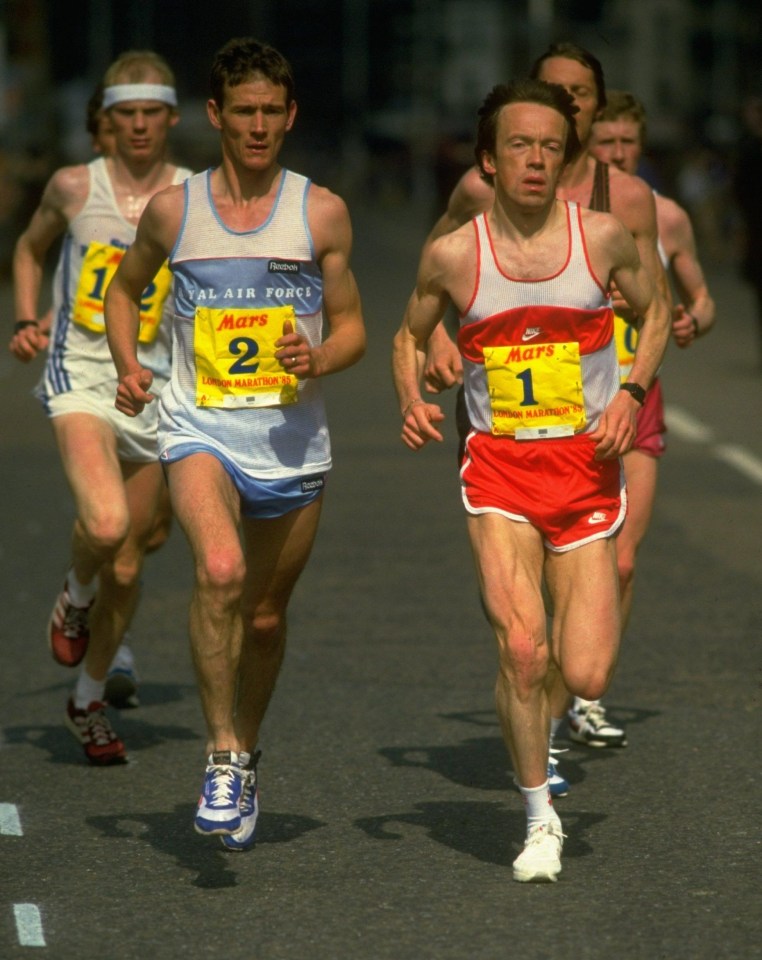 Steve Jones, seen aside fellow Brit Charlie Spedding in the 1985 London Marathon, feels the time is right for Mo Farah to take his British record