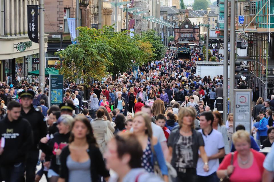  People living in the North West have more than 20,000 relatives