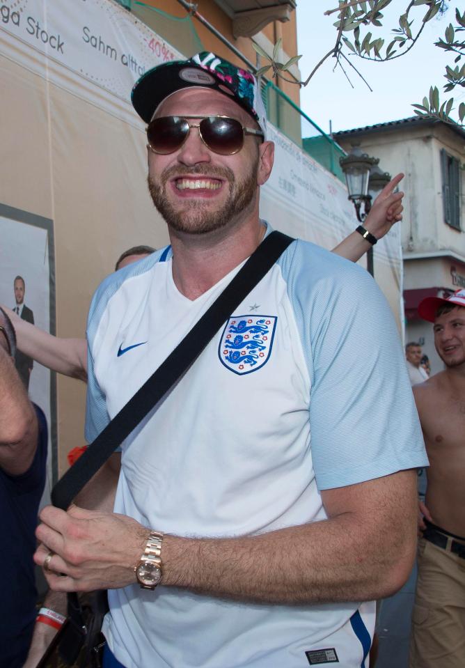  Tyson Fury wants to go out and back England during the World Cup