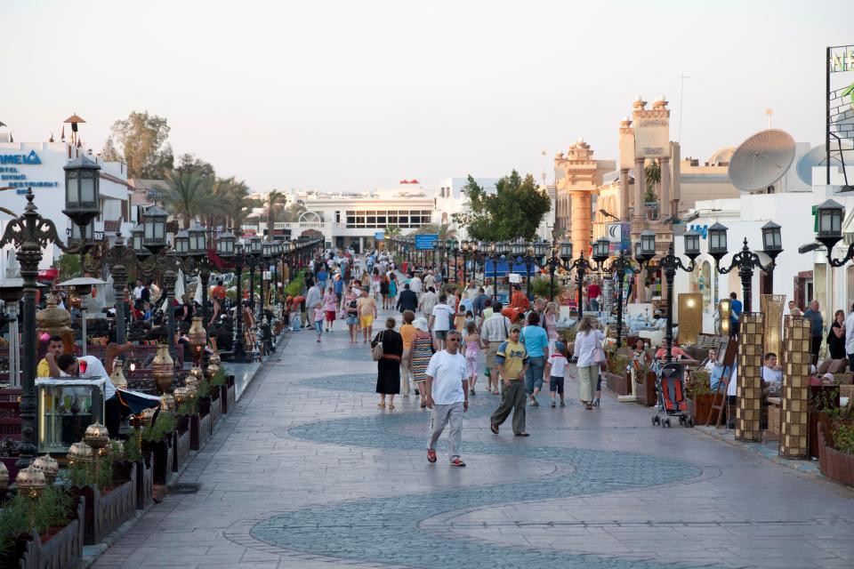 Aggressive touts who hassle tourists in Egypt will now be slapped with hefty fines