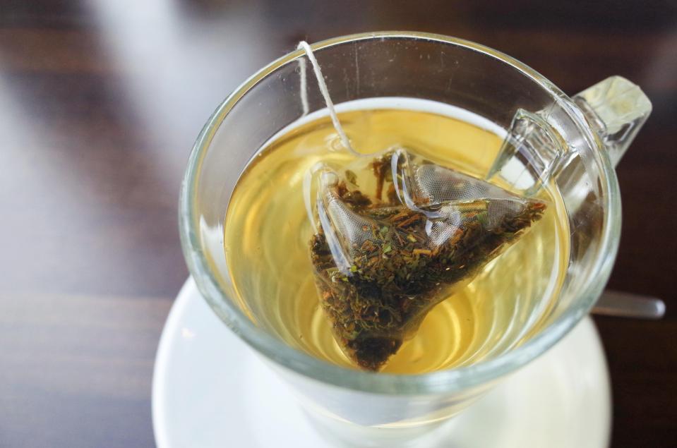  Green tea stimulates collagen production to keep you looking younger