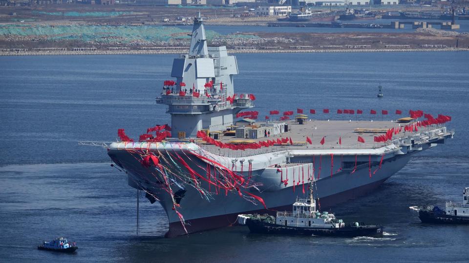  China's new 70,000-tonne Shandong after being commissioned