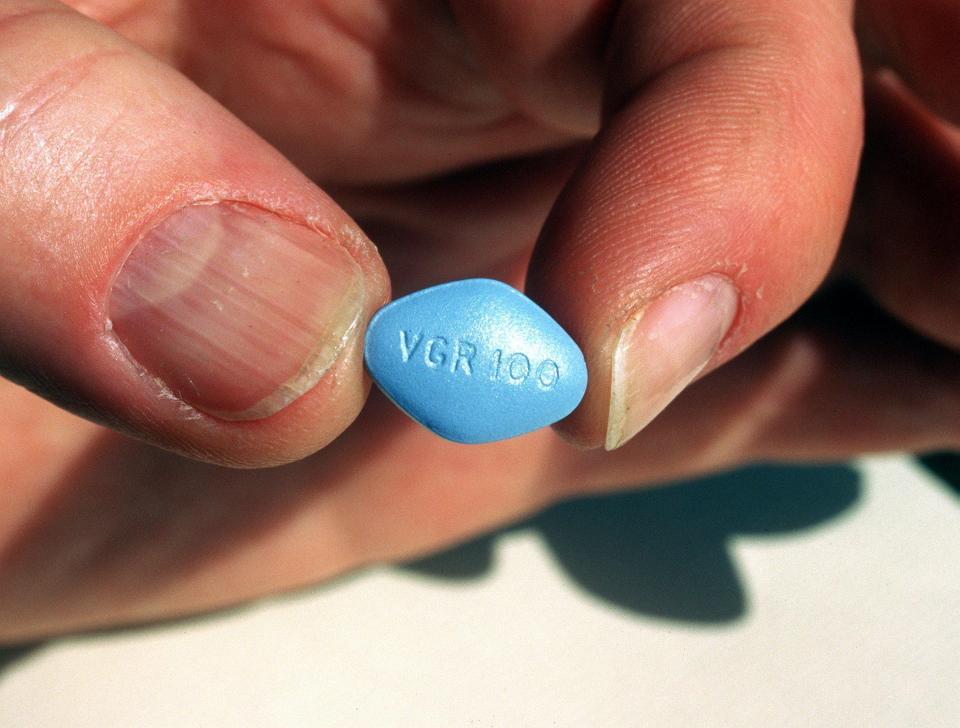  Typically Viagra comes in three doses, 25mg, 50mg and 100mg, but Viagra Connect is only available in the 50mg dose.