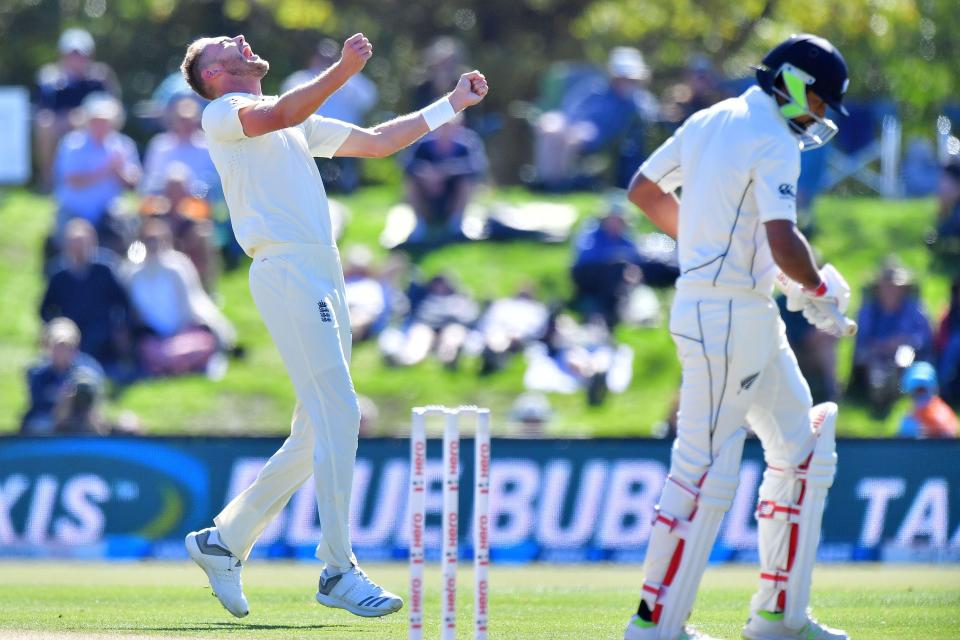 Stuart Broad celebrates first five-wicket haul as Ish Sodhi leaves field