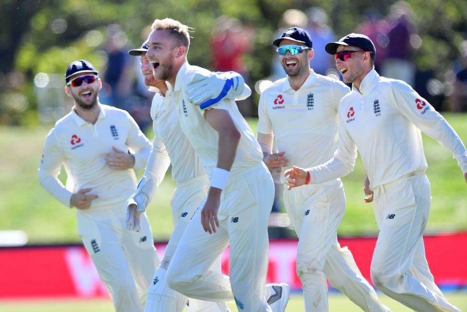  Stuart Broad took two wickets from his first two balls to put New Zealand on the backfoot