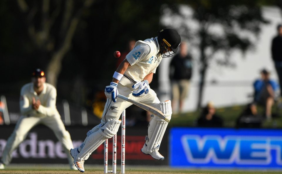  New Zealand batsman Neil Wagner fends off a short ball from Mark Wood