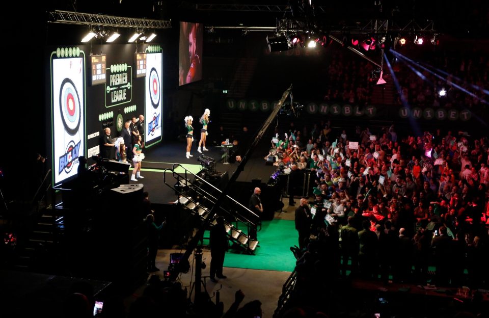 Echo Arena crowd paid tribute to Eric Bristow as new of his death reached them