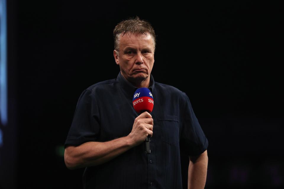 Keith Deller broke down on stage in Liverpool on Thursday after a heart-felt tribute to Eric Bristow