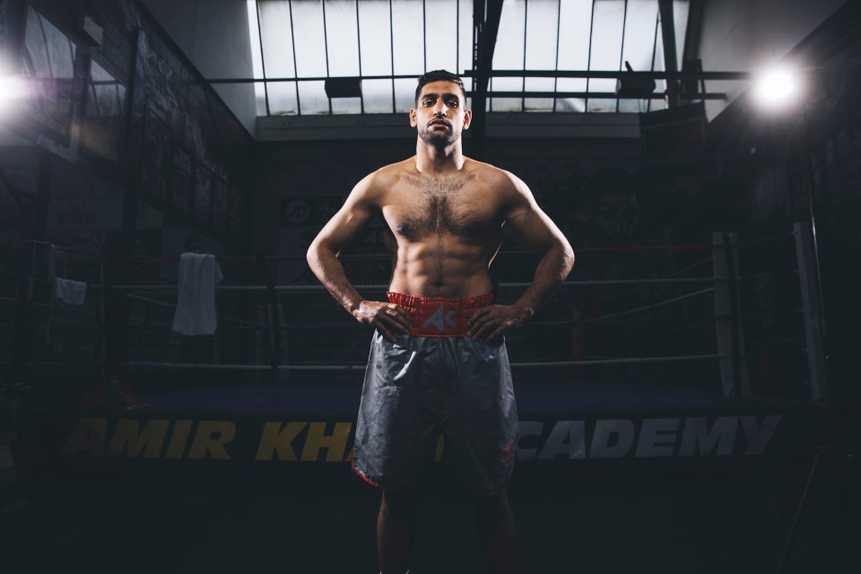 The former light-welterweight world champ looks in good shape to take on Phil Lo Greco