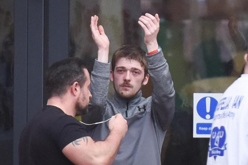  Devastated Tom claps protesters outside Alder Hey hospital after losing his appeal to release Alfie from hospital