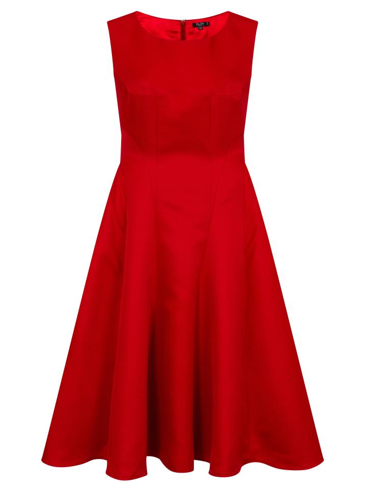  Let a red dress announce your entrance and enjoy the adulation