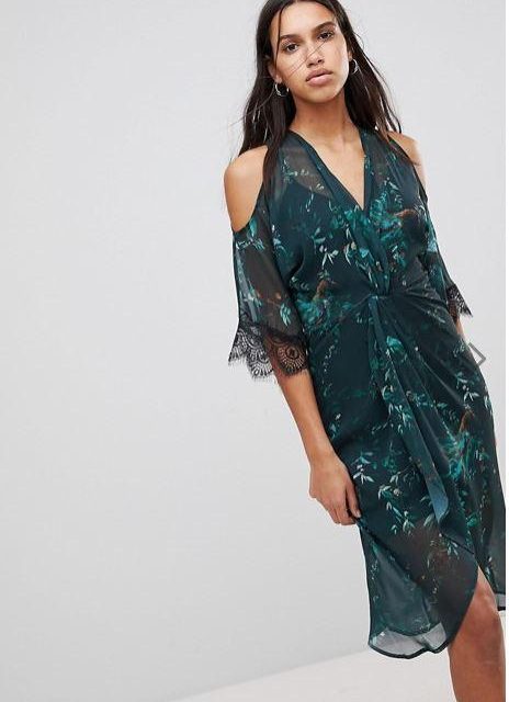  This green dress looks ideal for hot days or for wearing with a light blazer jacket