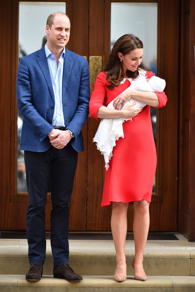 She paired the patriotic frock, which was ideal for St George’s Day, with a pair of nude heels