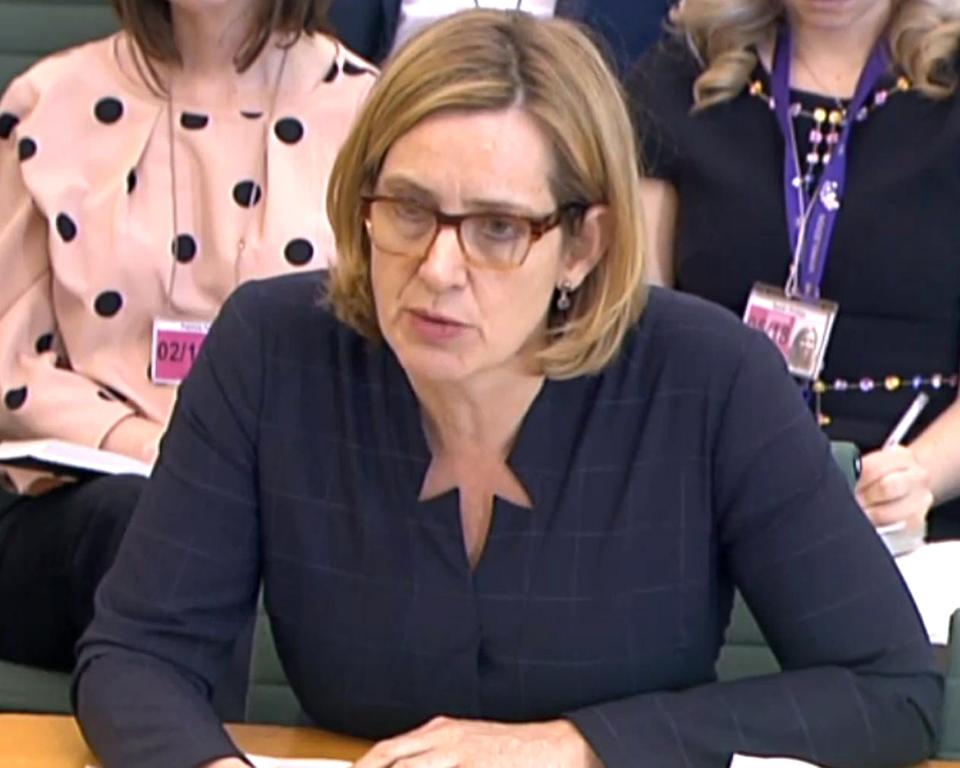  Amber Rudd faces calls to quite from opposition parties