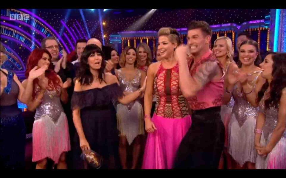 Claudi, her co-host Tess Daly, and the contestants during the 2017 Strictly finale