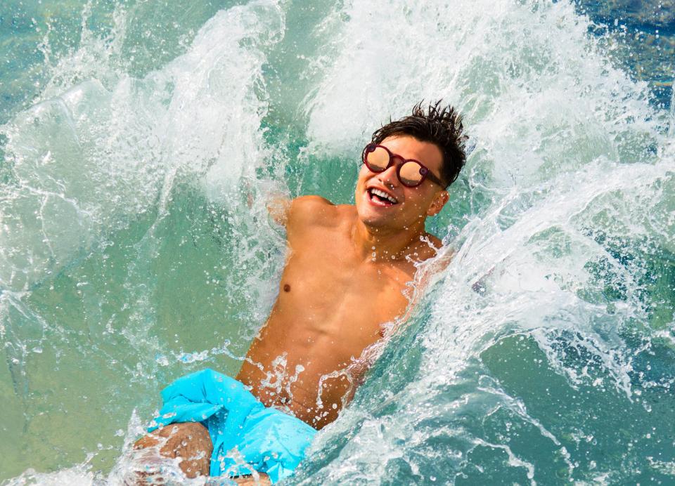  Snapchat has redesigned the specs to be completely waterproof