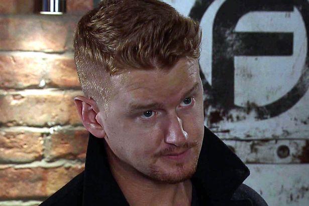  Gary Windass kidnaps Pat Phelan in next week's Coronation Street