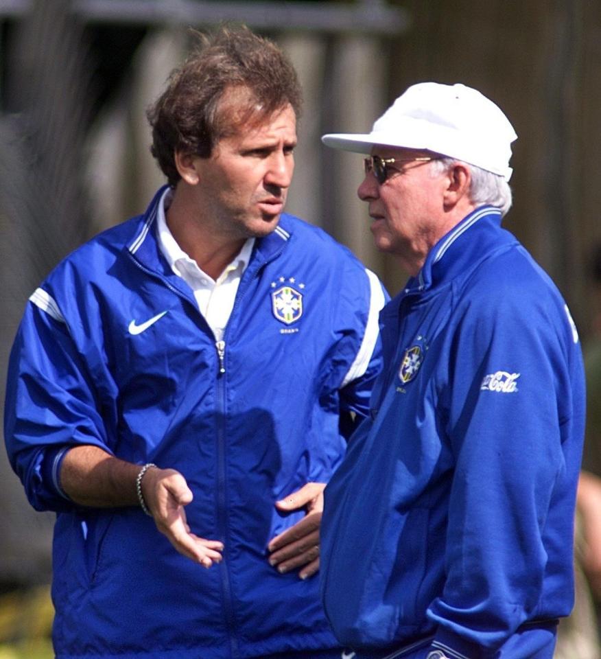  Mario Zagallo, Brazil's coach in 1998, with his assistant coach Zico