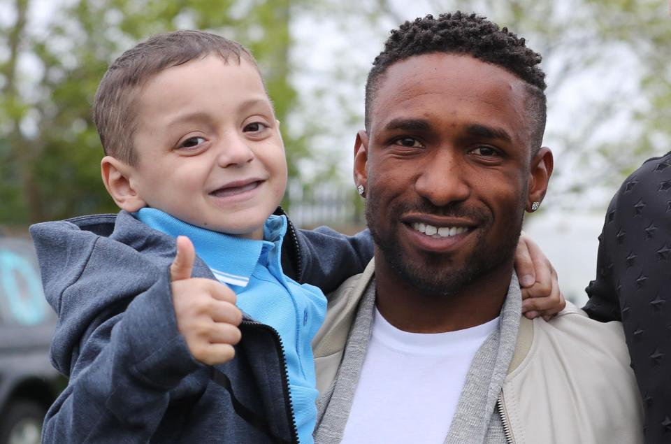 Jermain Defoe has paid tribute to Bradley Lowery on what would have been his seventh birthday