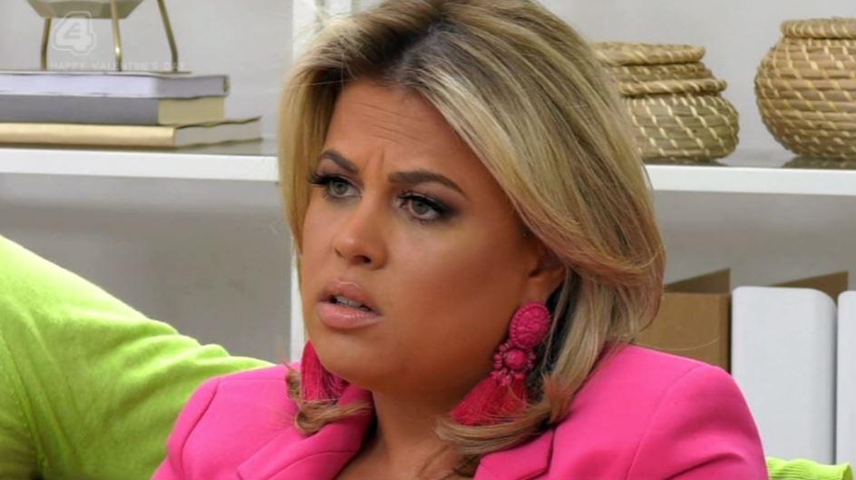  The show features Nadia Essex trying to set up celebs