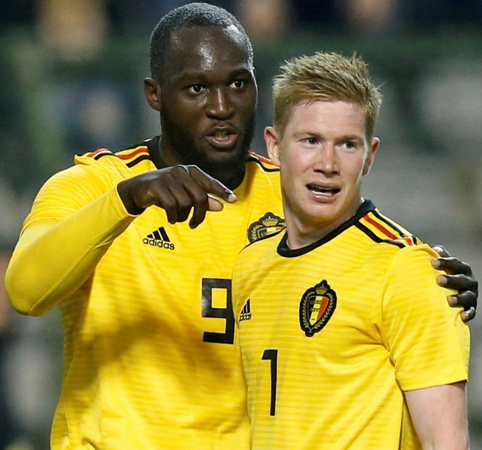  De Bruyne celebrates with Lukaku after scoring against Saudi Arabia