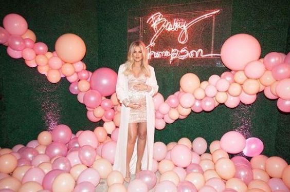  Khloe Kardashian's elaborate pink affair was sponsored by Amazon