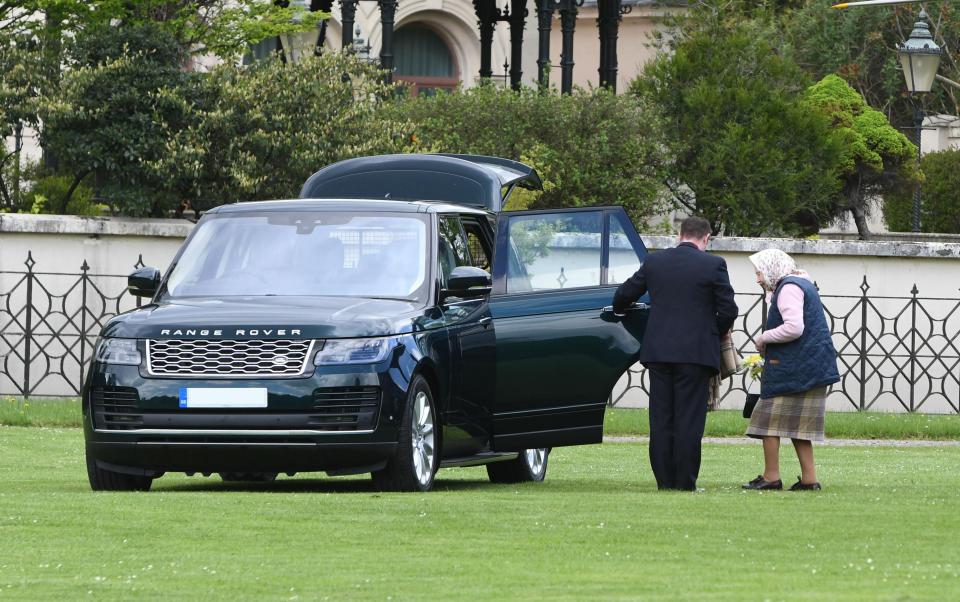  Her Majesty was then seen getting into a car to make the rest of her way to Kensington Palace