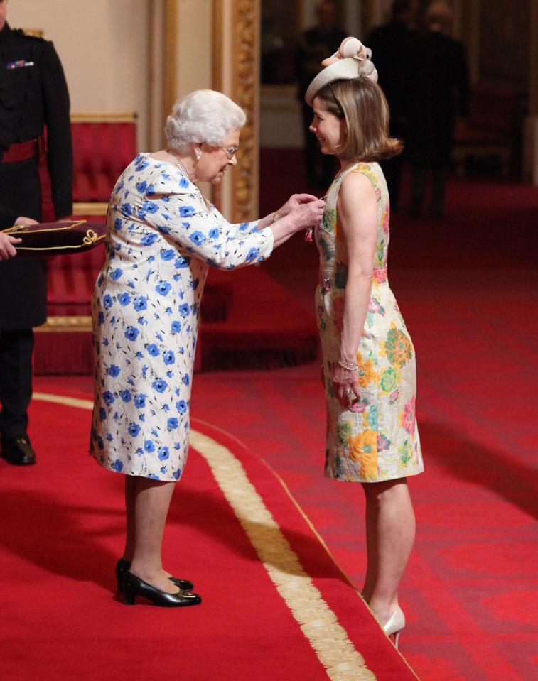  Strictly Come Dancing star Darcey Bussell proudly accepted her gong from the Queen at Buckingham Palace