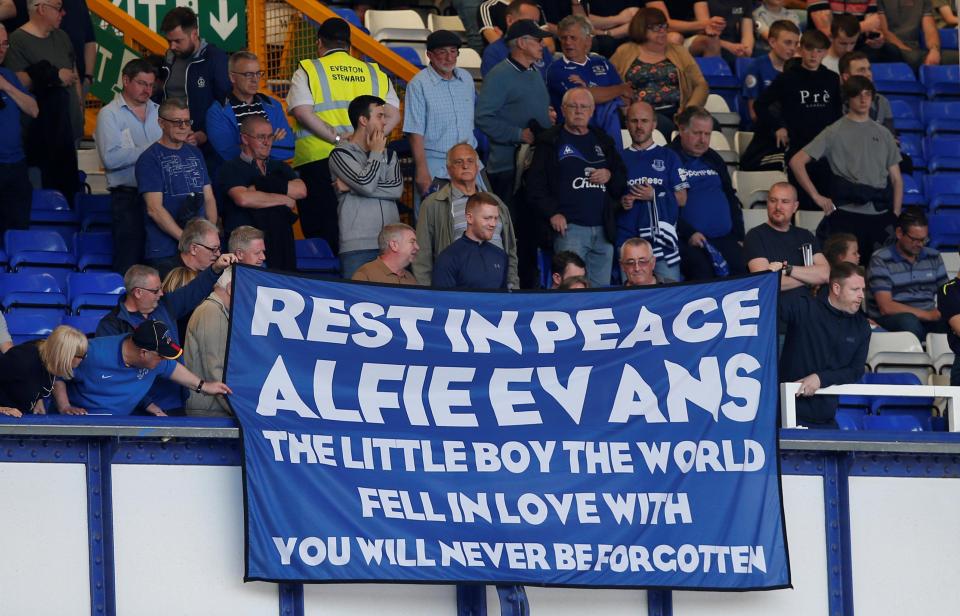  Everton fans paid tribute to Alfie Evans at their home game against Southampton