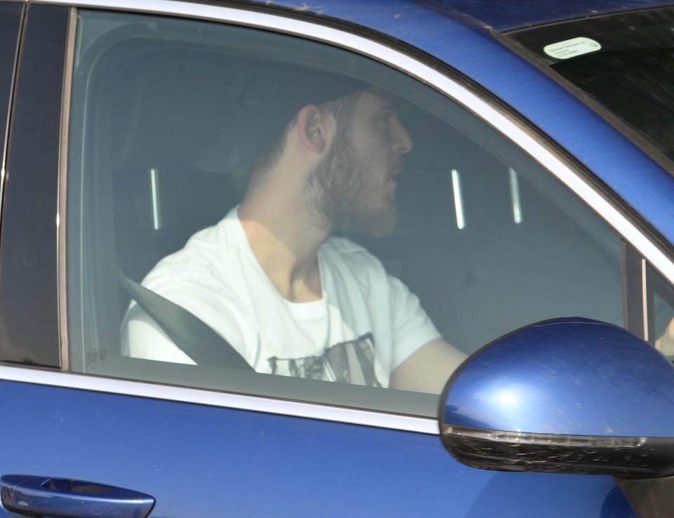 David De Gea rolls into training in his blue 4x4