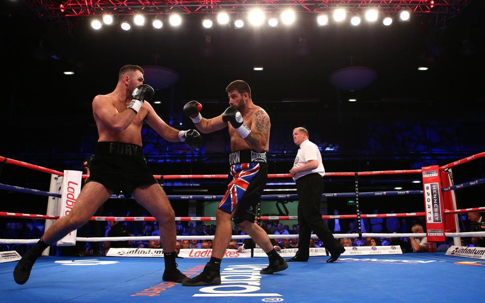  Hughie Fury dominated the fight against Sam Sexton at the Macron