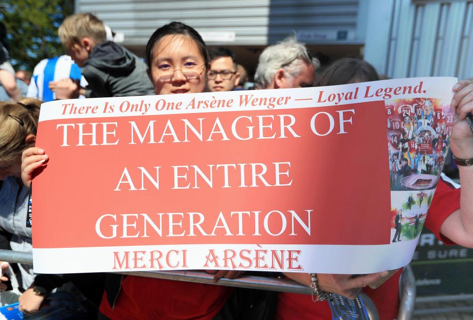  Fans paid tribute to Arsene Wenger in his last-ever Arsenal game