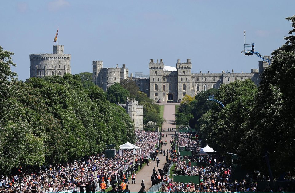  Up to 150,000 people have gathered in Windsor for Prince Harry and Meghan's big day