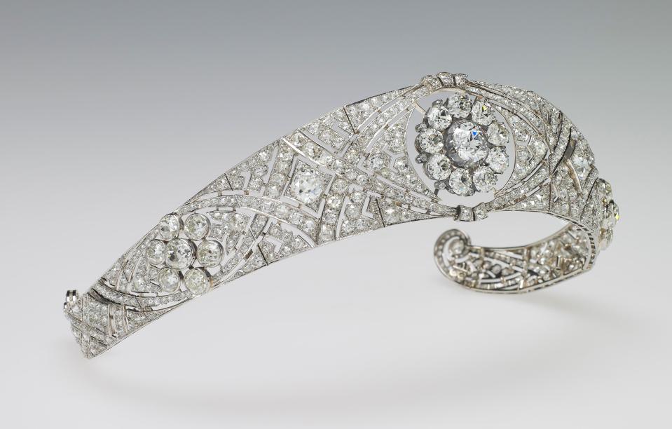 Queen Mary's Diamond Bandeau, pictured