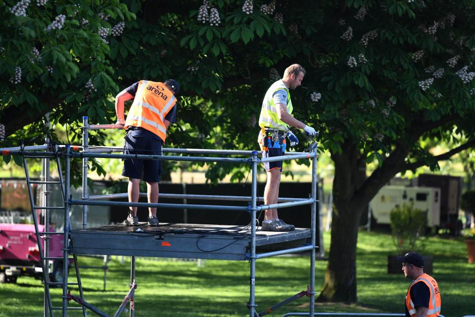  A platform is dismantled in the early house of this morning